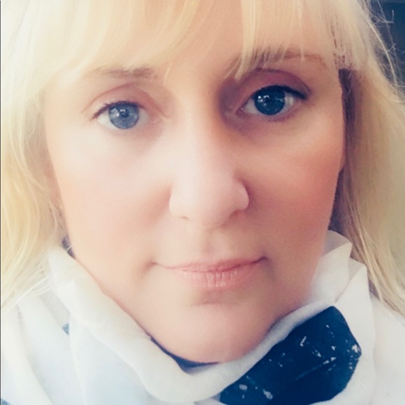 Meet your Posher, Bohemian Red Boutique ❤️ - Picture 4 of 8